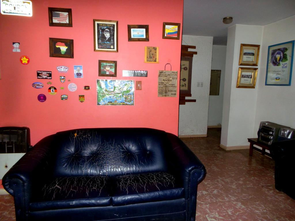 Hostel Otro Mundo Capdevila Buitenkant foto
