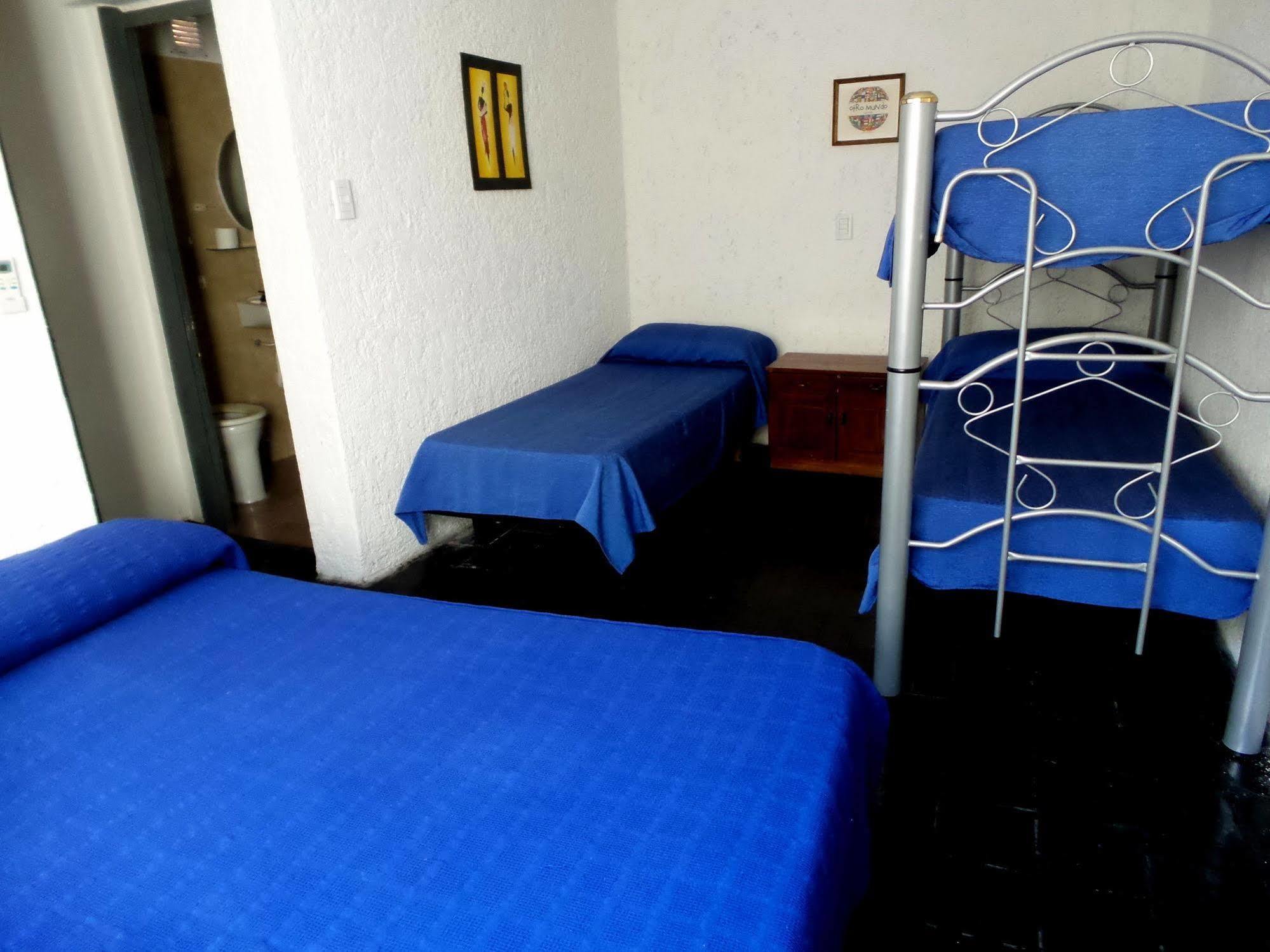 Hostel Otro Mundo Capdevila Buitenkant foto
