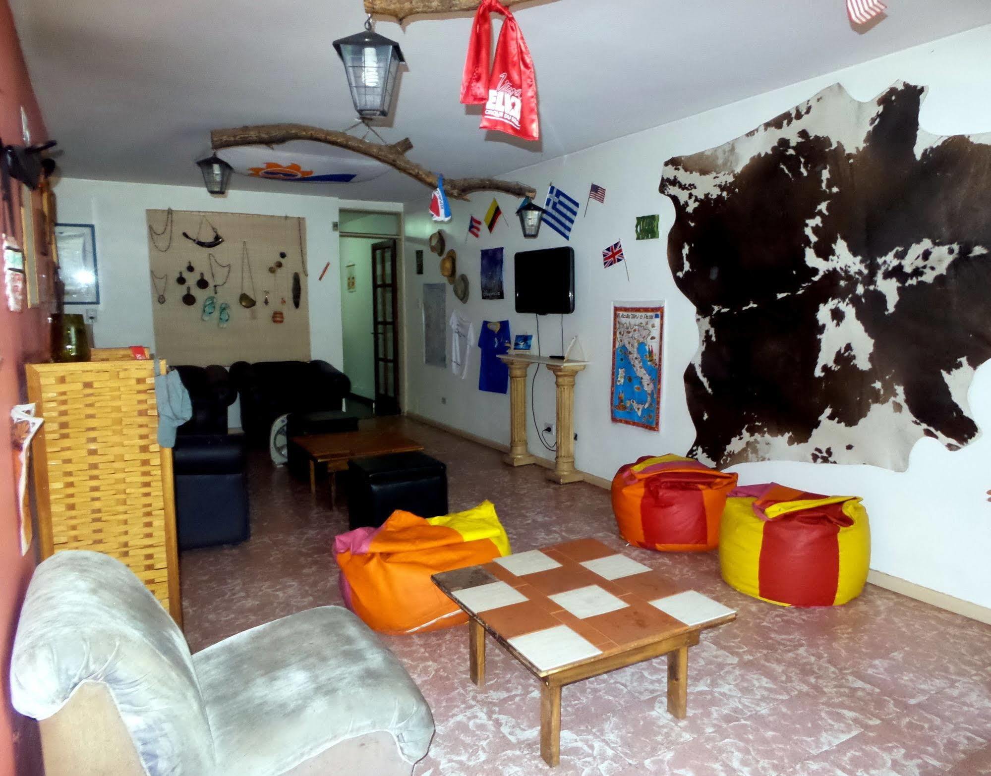 Hostel Otro Mundo Capdevila Buitenkant foto
