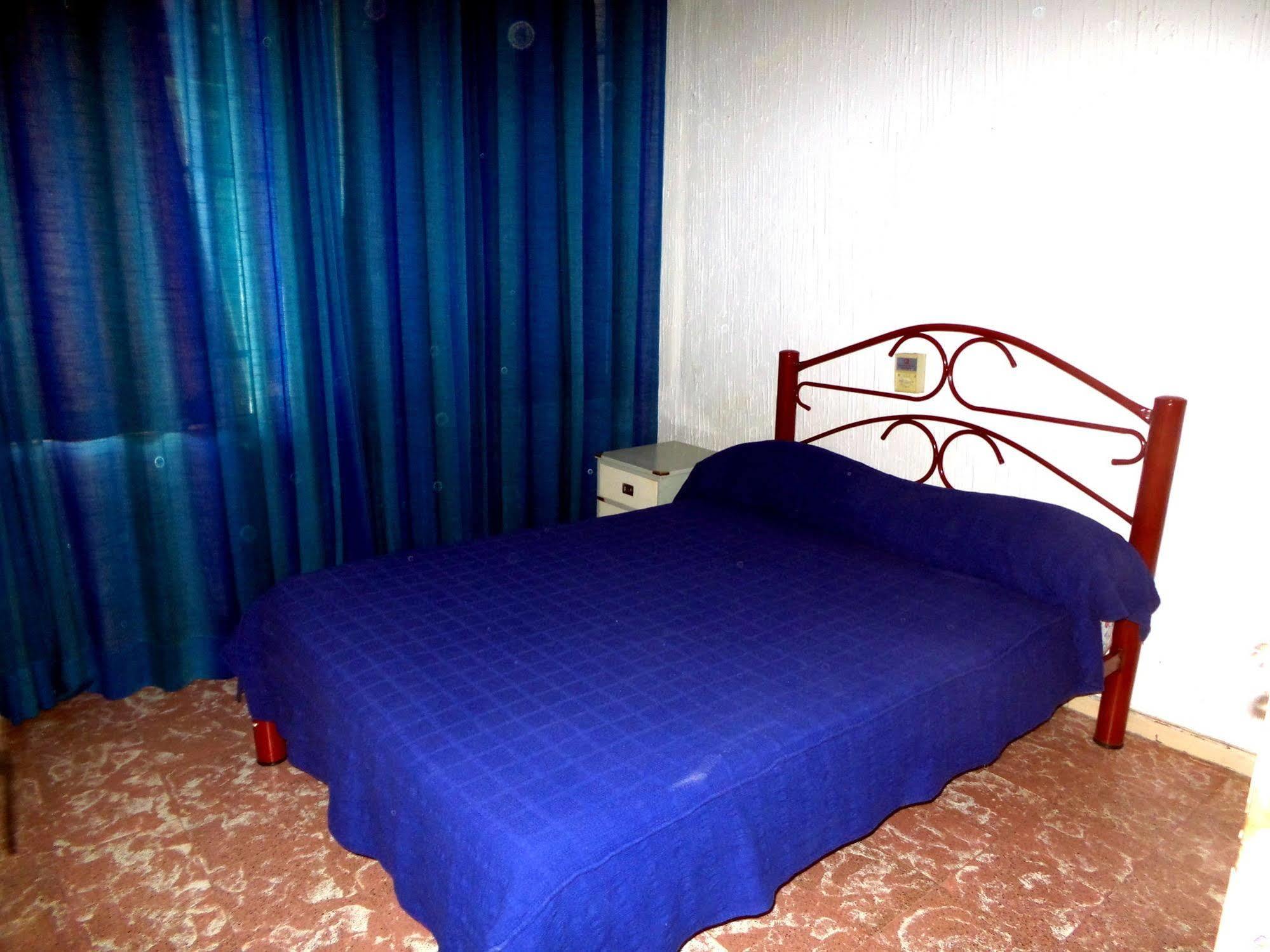 Hostel Otro Mundo Capdevila Buitenkant foto