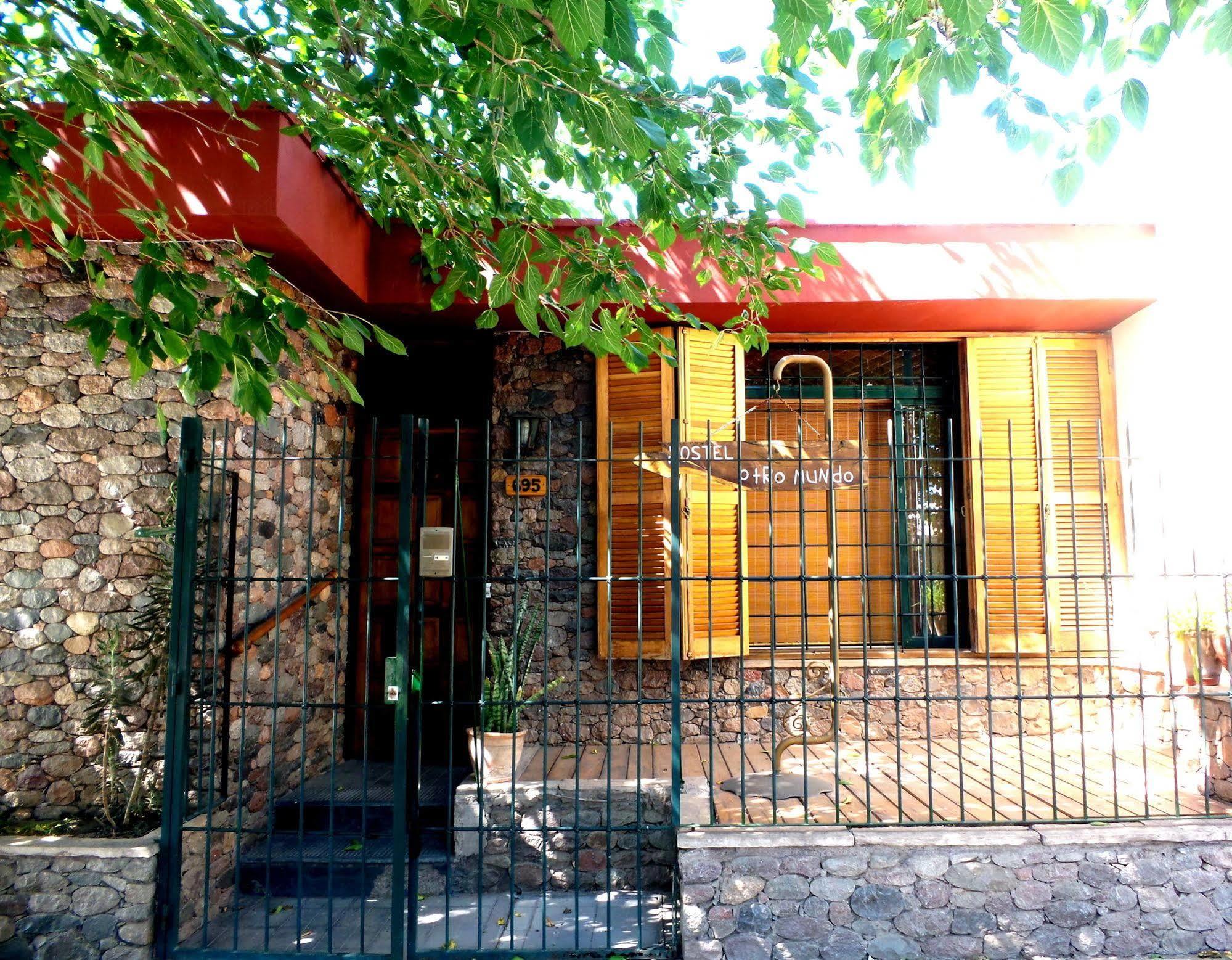 Hostel Otro Mundo Capdevila Buitenkant foto