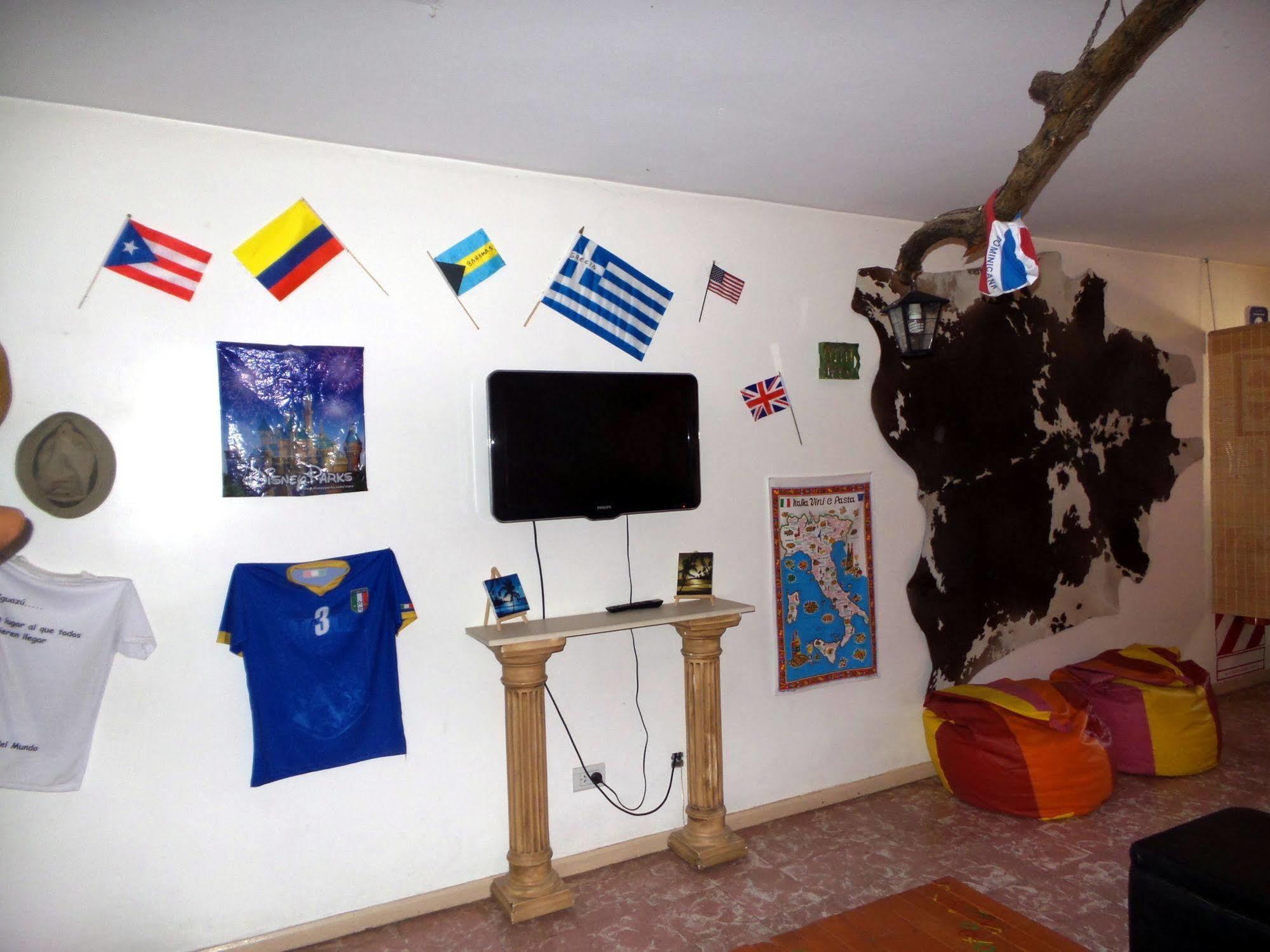 Hostel Otro Mundo Capdevila Buitenkant foto